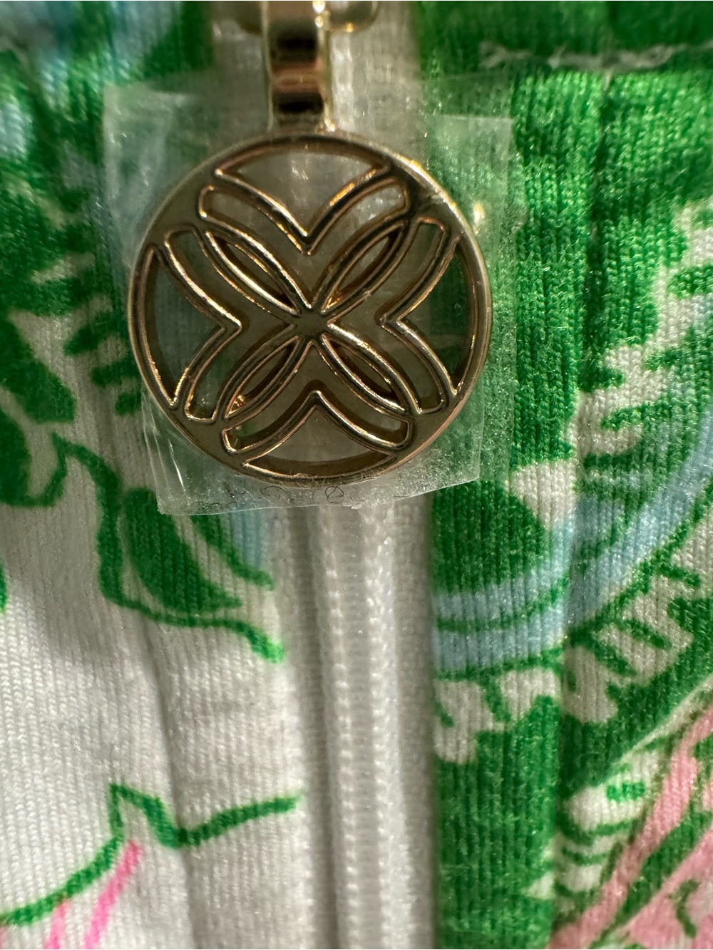 Lilly Pulitzer Eleni UPF 50+ Pullover Putting Green Poppyland - Picture 3 of 7